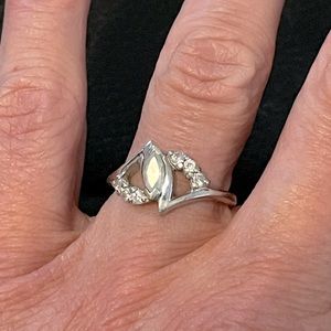 Lovely light blue topaz and Sterling silver ring! Size 6